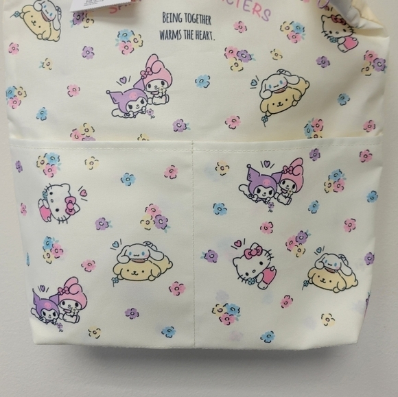 Sanrio Hello Kitty & Friends Floral Crossbody Bag - Picture 2 of 9